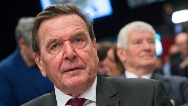 Cựu Thủ tướng Đức chỉ trích chính sách nhập cư của bà Merkel ảnh 1