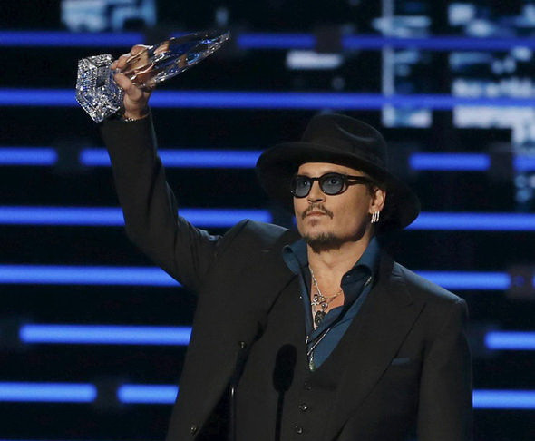 Johnny Depp, Furious 7 thắng lớn tại buổi lễ People's Choice Awards ảnh 1