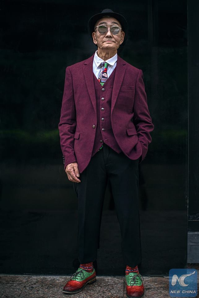 Phát sốt với lão nông biến thành "ông nội đẹp trai nhất Trung Quốc" ảnh 6