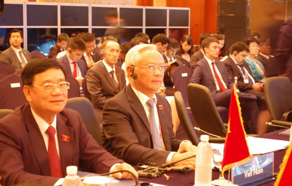 Phó Chủ tịch Quốc hội Uông Chu Lưu (bên phải) tại hội nghị. (Ảnh: Toàn Tuyên/TTXVN) Việt Nam dự Hội nghị Chủ tịch Quốc hội Á-Âu lần thứ hai tại Hàn Quốc ảnh 2