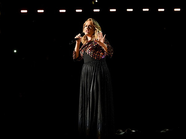 "Họa mi nước Anh" Adele tuyên bố có thể không bao giờ đi lưu diễn nữa ảnh 1