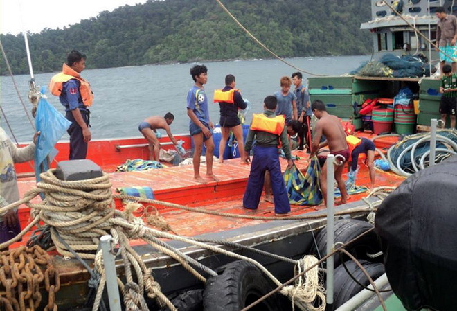 Myanmar tìm thấy 59 nạn nhân trong vụ rơi máy bay ở Myanmar ảnh 1