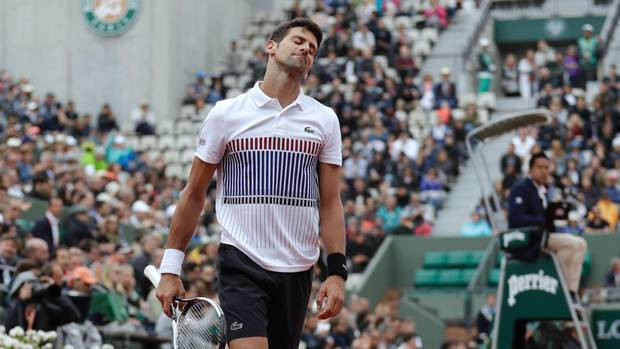 Djokovic bật khỏi tốp 2 thế giới sau thất bại tại Roland Garros ảnh 1