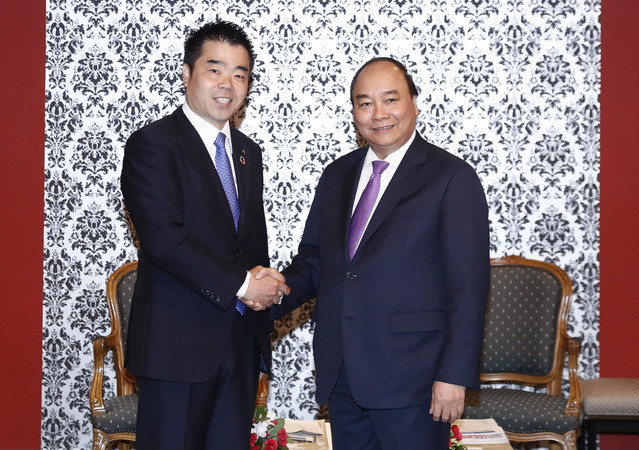 Thủ tướng Nguyễn Xuân Phúc bắt đầu chuỗi hoạt động tại Osaka ảnh 1