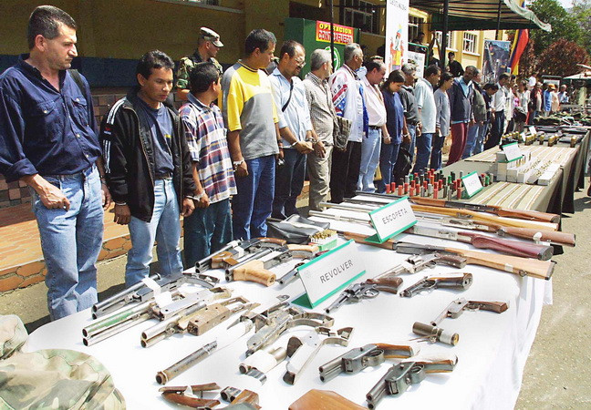 Chính phủ Colombia vẫn giữ nguyên lịch trình giải giáp vũ khí FARC ảnh 1