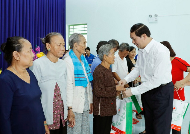 Chủ tịch nước Trần Đại Quang thăm, chúc Tết tại tỉnh An Giang ảnh 2