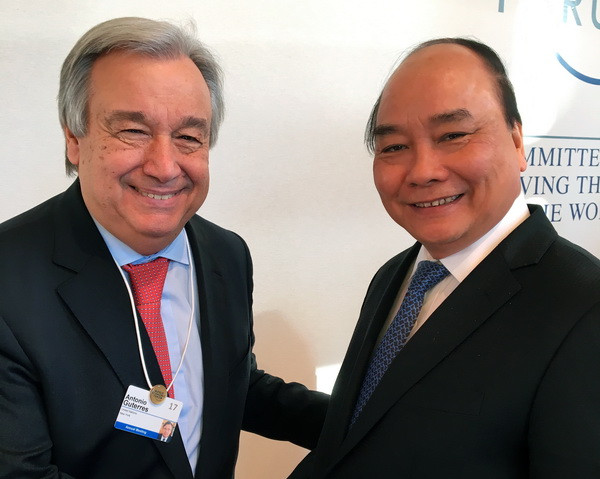 Thủ tướng tiếp nhiều quan chức cấp cao tại Hội nghị WEF 2017 ảnh 1