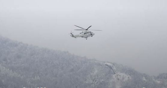 Rơi trực thăng cứu hộ chở 6 người tại miền Trung Italy ảnh 1