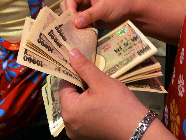 Năm 2017 Nhật Bản có thể thoát khỏi tình trạng giảm phát ảnh 1