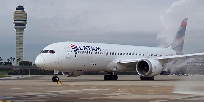 Phi công đình công do không được trả lương theo thỏa thuận ảnh 1