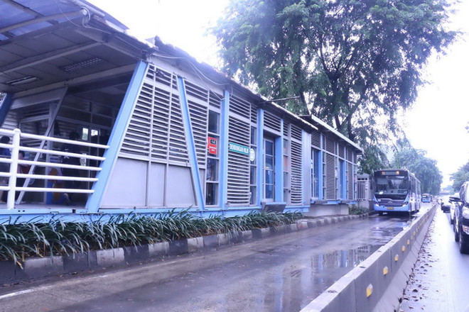 Transjakarta - hệ thống xe buýt nhanh hiệu quả của Indonesia ảnh 1