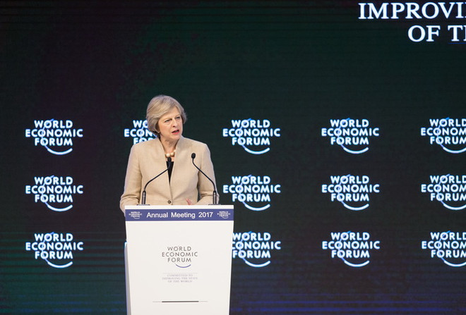 Thủ tướng Anh Theresa May chọn hướng đi phức tạp nhất khi rời EU ảnh 1
