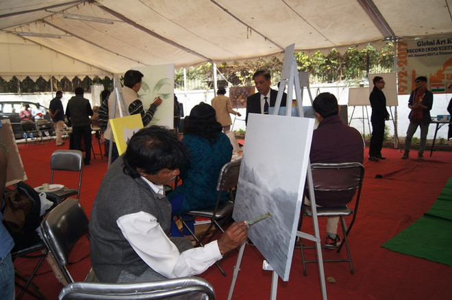 Hội trại giao lưu giữa các họa sỹ Việt Nam và Ấn Độ ảnh 1