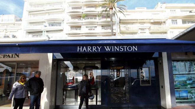 Tên cướp táo tợn lấy đi trang sức trị giá 16 triệu USD tại Cannes ảnh 1