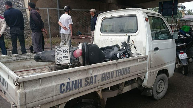 Hà Nội: Phát hiện thi thể nam giới nghi rơi từ đường trên cao ảnh 1