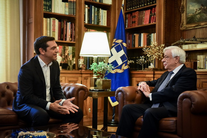 Phe đối lập ở Hy Lạp: Thủ tướng Tsipras đã từ bỏ một phần đất nước ảnh 1