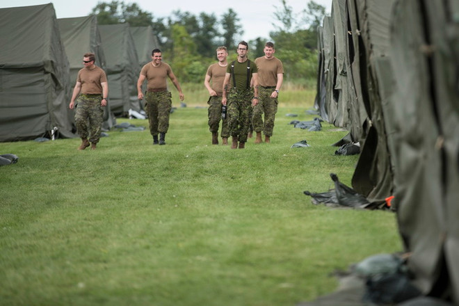 Tống thống Trump yêu cầu Canada tăng chi tiêu quốc phòng như cam kết ảnh 1