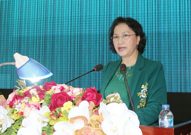 Chủ tịch Quốc hội Nguyễn Thị Kim Ngân tiếp xúc cử tri Quân khu 9 ảnh 1