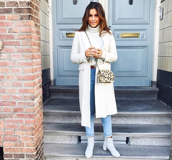 Áo cổ lọ "thống trị" phố Đông, chinh phục tín đồ thời trang thế giới ảnh 3