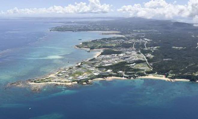 Bờ biển Henoko thuộc quần đảo cực Nam Okinawa, khu vực nằm trong kế hoạch tái bố trí căn cứ không quân Mỹ tháng 6/2016. (Nguồn: Kyodo/TTXVN) Mỹ thông báo trao trả Nhật Bản hàng nghìn ha đất ở Okinawa ảnh 1