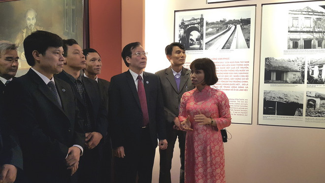 Trưng bày tư liệu về Bác Hồ viết Lời kêu gọi Toàn quốc kháng chiến ảnh 1