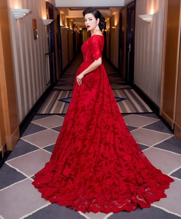 Chiêm ngưỡng 15 bộ đầm đẹp nhất năm 2016 của mỹ nhân Việt ảnh 5