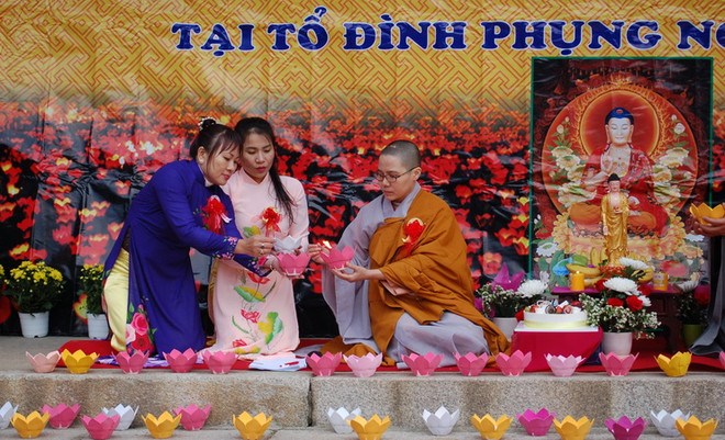 Phật tử Việt Nam tại Hàn Quốc hướng về Tổ quốc và biển đảo quê hương ảnh 4