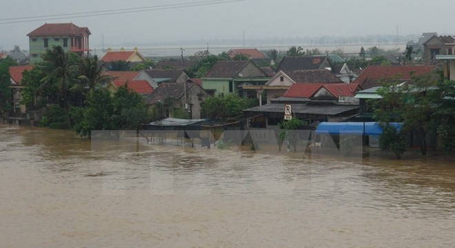 Mưa lũ ở miền Trung diễn biến phức tạp, nguy cơ cao xảy ra sạt lở đất ảnh 1