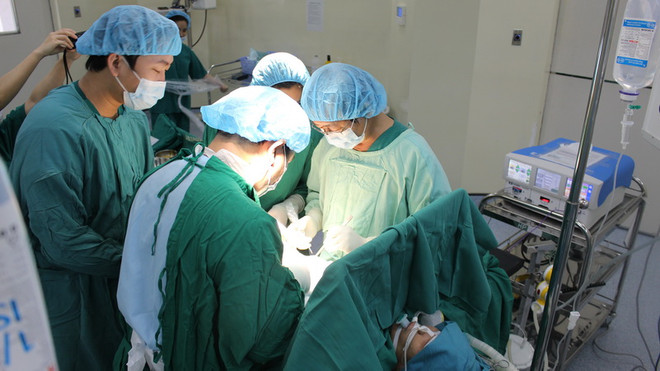 (Ảnh minh họa: Lê Xuân/TTXVN) Nha sỹ làm rơi mũi khoan dài 3cm vào miệng bệnh nhân khi làm răng ảnh 1