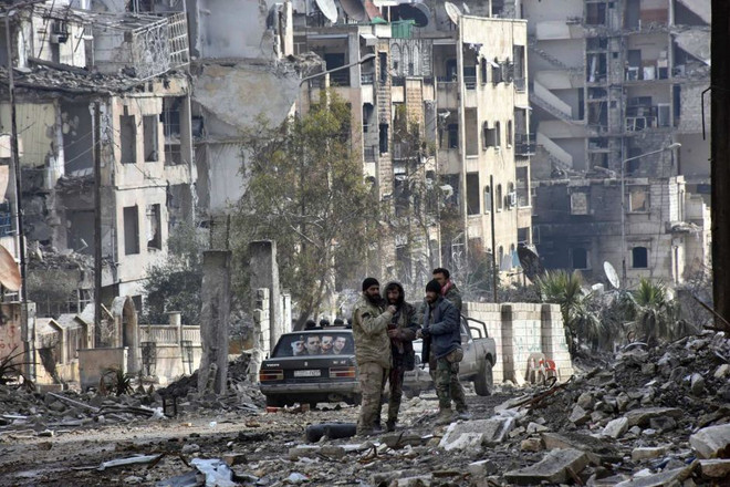 Khung cảnh đổ nát ở Đông Aleppo. (Nguồn: AP) Quân đội Nga-Mỹ quyết "xua tan" nhận định quan hệ đang bị đóng băng ảnh 1