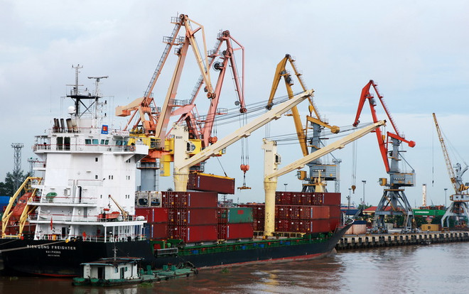 Tàu container cập cảng tại Hải Phòng. (Ảnh: Lâm Khánh/TTXVN) Xuất khẩu của Hàn Quốc sang Việt Nam tăng mạnh nhờ thực hiện FTA ảnh 1