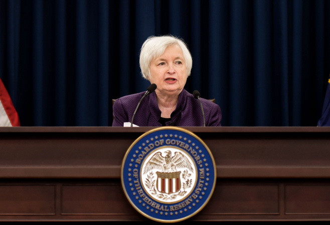 Chủ tịch Fed Janet Yellen phát biểu trong cuộc họp báo ở thủ đô Washington, Mỹ. (Nguồn: THX/TTXVN) Liệu Fed có quyết định nâng lãi suất trong cuộc họp cuối của 2016? ảnh 1
