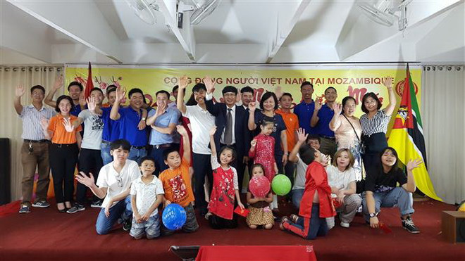 Mùa Xuân mang lời chúc đến cộng đồng người Việt tại Mozambique ảnh 2