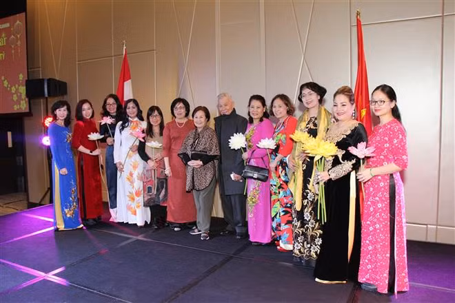 Kiều bào ở các tỉnh bang bờ Tây Canada mừng Xuân Canh Tý năm 2020 ảnh 2