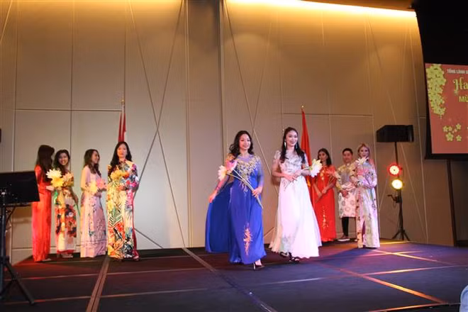 Kiều bào ở các tỉnh bang bờ Tây Canada mừng Xuân Canh Tý năm 2020 ảnh 1