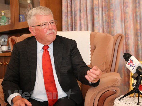 Giáo sư Carl Thayer: Đổi mới là chính sách lớn có ý nghĩa của Việt Nam ảnh 1