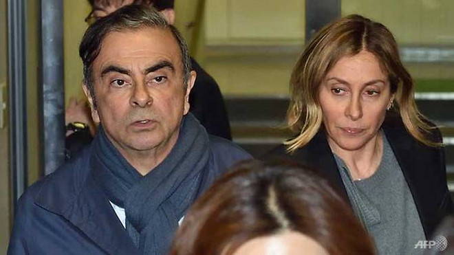Ông Carlos Ghosn và vợ Carole Ghosn. (Nguồn: AFP) Các công tố viên Tokyo được lệnh bắt vợ cựu Chủ tịch Nissan Ghosn ảnh 1