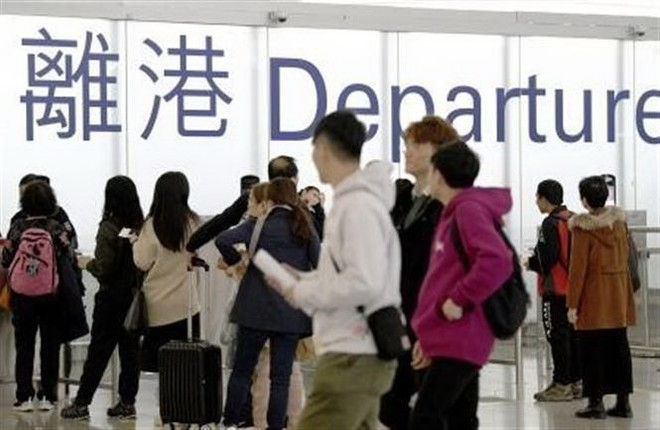 Doanh số bán lẻ của Hong Kong giảm tháng thứ 10 liên tiếp ảnh 1