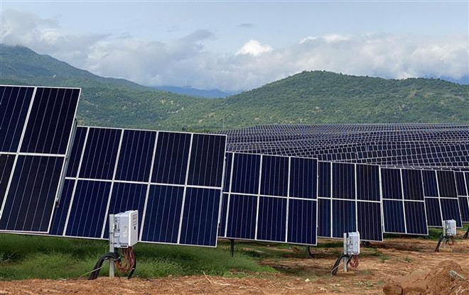 Khánh thành nhà máy điện Mặt Trời có vốn đầu tư hơn 1.000 tỷ đồng ảnh 2