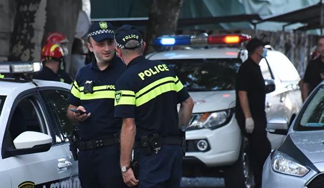 Bắt giữ 20 con tin tại ngân hàng ở Gruzia, đòi 500.000 USD tiền chuộc ảnh 1