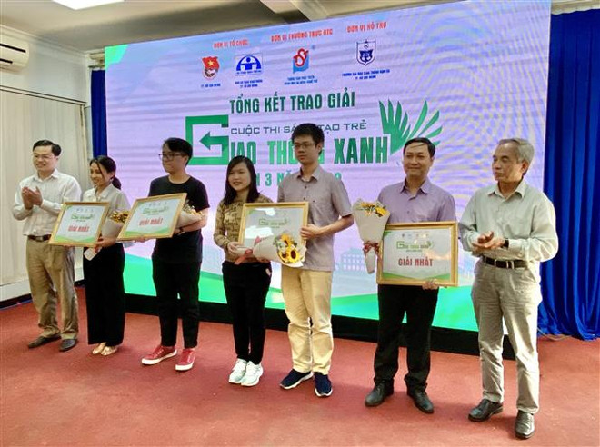 Tìm kiếm ý tưởng đột phá giải quyết vấn đề giao thông từ thanh niên ảnh 1