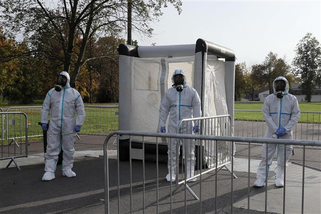 Nhiều nước châu Âu ghi nhận số ca mắc mới cao nhất trong một ngày ảnh 1