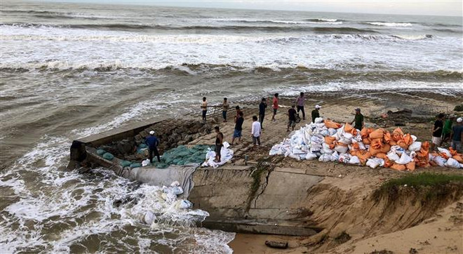 Các tỉnh, thành phố khu vực miền Trung tập trung ứng phó mưa lũ ảnh 1