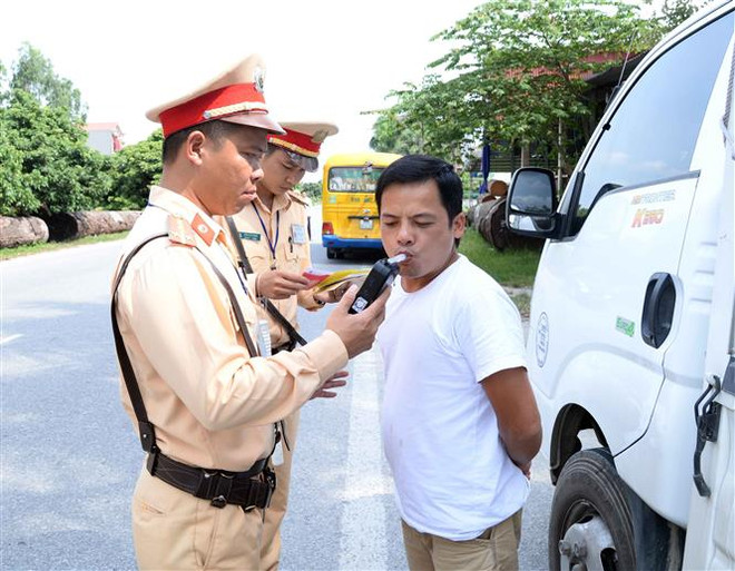 Phát hiện nhiều lái xe dương tính với ma túy, vi phạm nồng độ cồn ảnh 1