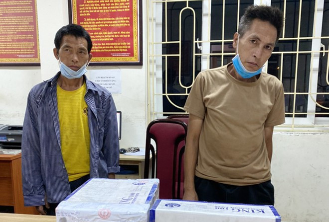 Hà Nội: Khởi tố 2 bị can vận chuyển trái phép 15 bánh heroin ảnh 1