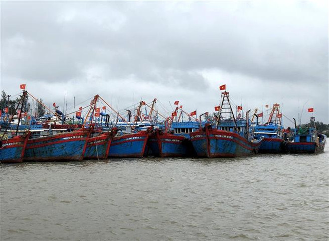 Đêm 11/4, đề phòng lốc xoáy, gió giật mạnh cấp 6-7 tại nhiều vùng biển ảnh 1