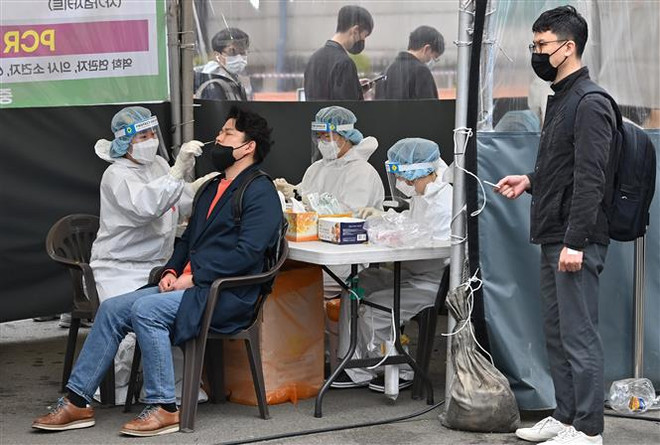 Hàn Quốc ghi nhận số ca mắc mới COVID-19 nhiều nhất thế giới ảnh 1
