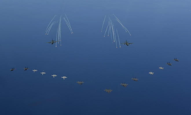 Hàn Quốc chuyển giao 4 máy bay lên thẳng Apache cho quân đội ảnh 1