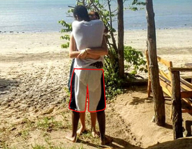 Lại tranh cãi về bức ảnh cặp đôi ôm nhau trên bãi biển ảnh 2