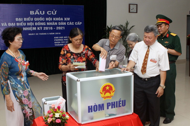 Không khí ngày bầu cử rộn ràng tại các đơn vị quân đội ảnh 1